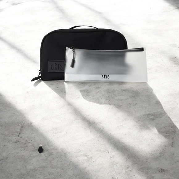 BEIS Classic Black Toiletry Bag - Picture 4 of 7